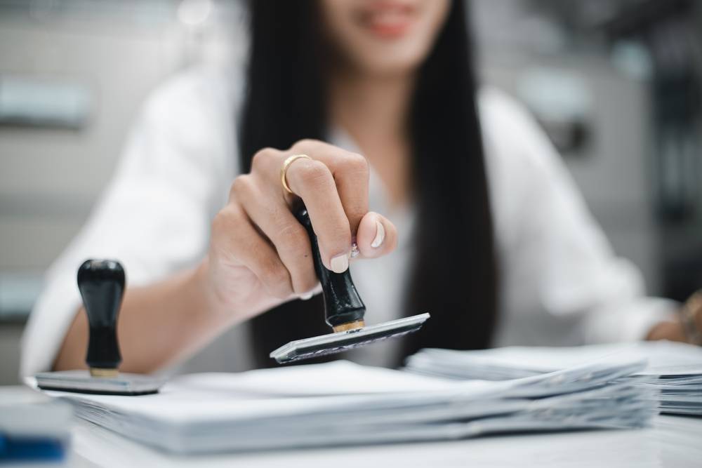 Who are sworn or authorized translations for? 9h05 International